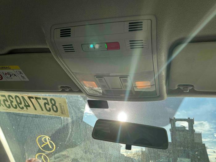 Seat Arona 1.0 TSI 12V Skrotfordon (2021, BLAUW)