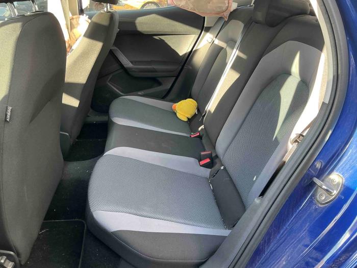 Seat Arona 1.0 TSI 12V Skrotfordon (2021, BLAUW)