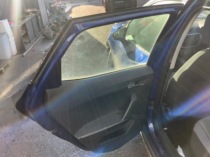 Seat Arona 1.0 TSI 12V Skrotfordon (2021, BLAUW)