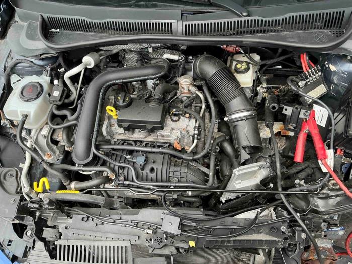 Volkswagen Polo VI 1.0 TSI 12V Schrottauto (2021, Dunkel, Blau)