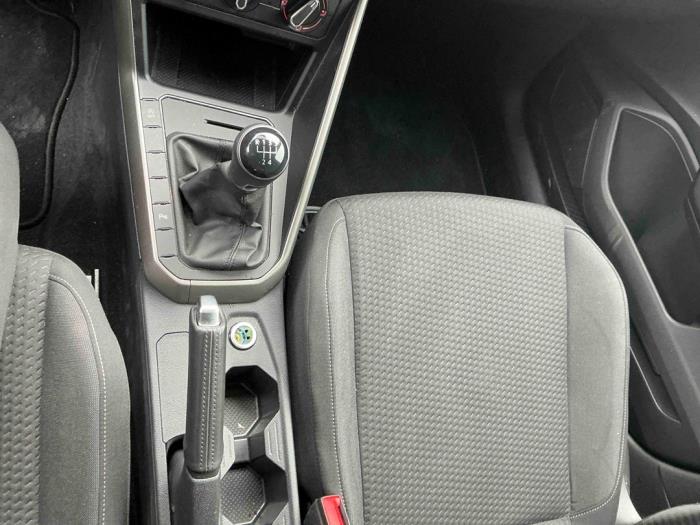 Volkswagen Polo VI 1.0 TSI 12V Schrottauto (2021, Dunkel, Blau)