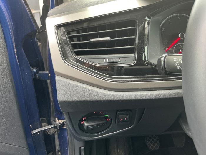 Volkswagen Polo VI 1.0 TSI 12V Schrottauto (2021, Dunkel, Blau)