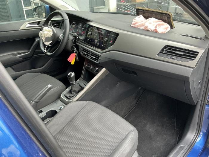 Volkswagen Polo VI 1.0 TSI 12V Schrottauto (2021, Dunkel, Blau)