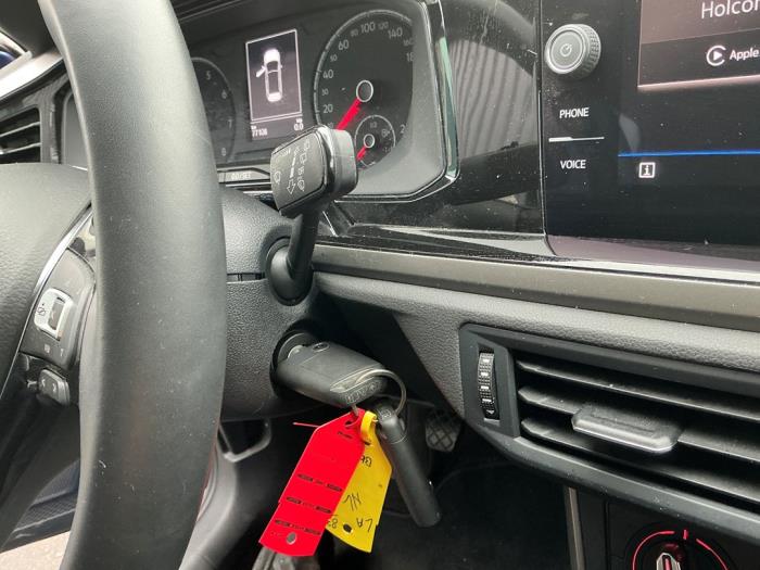 Volkswagen Polo VI 1.0 TSI 12V Schrottauto (2021, Dunkel, Blau)