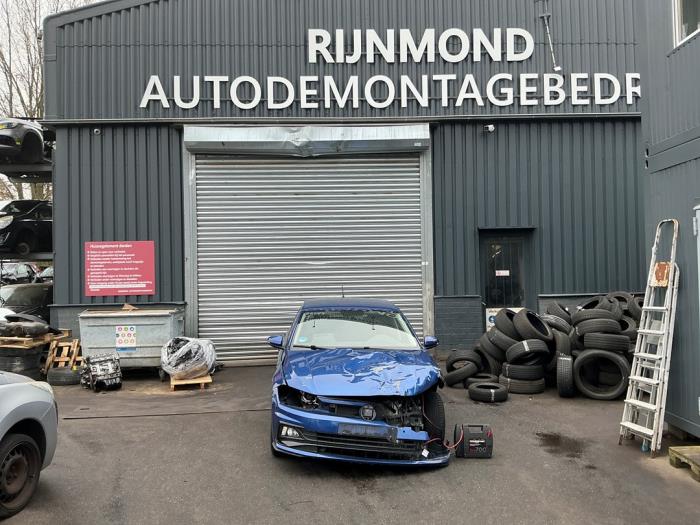 Volkswagen Polo VI 1.0 TSI 12V Schrottauto (2021, Dunkel, Blau)