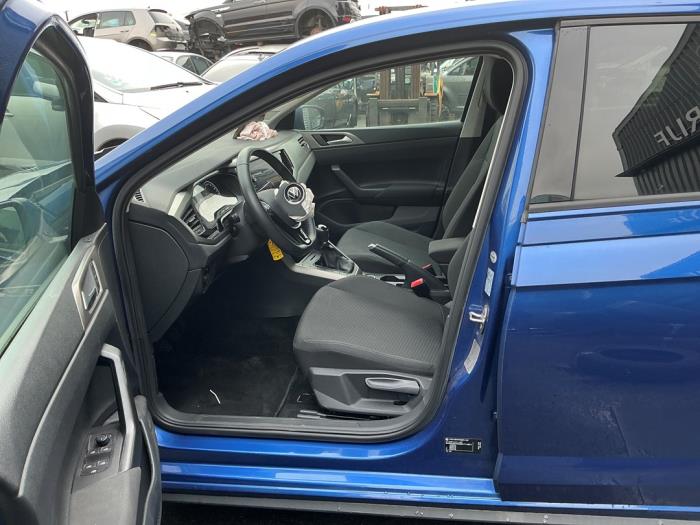 Volkswagen Polo VI 1.0 TSI 12V Schrottauto (2021, Dunkel, Blau)