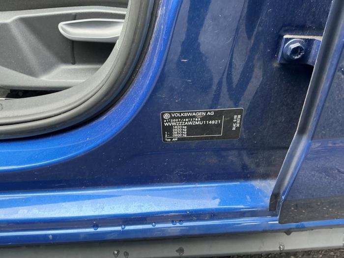 Volkswagen Polo VI 1.0 TSI 12V Schrottauto (2021, Dunkel, Blau)