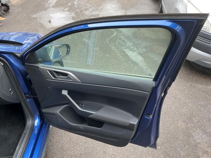 Volkswagen Polo VI 1.0 TSI 12V Schrottauto (2021, Dunkel, Blau)