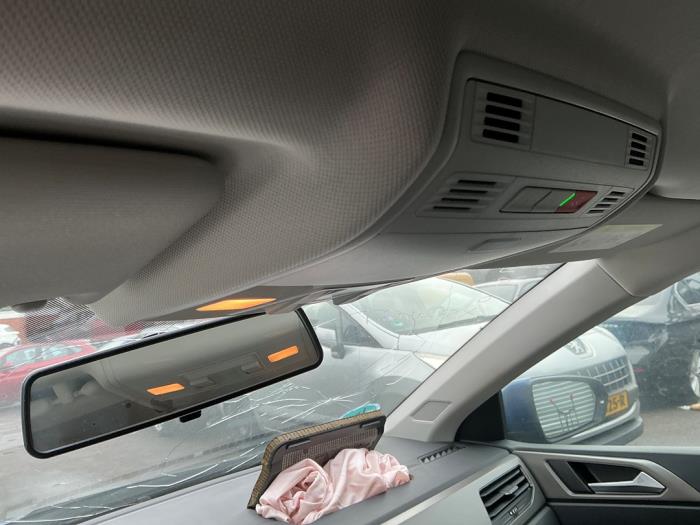 Volkswagen Polo VI 1.0 TSI 12V Schrottauto (2021, Dunkel, Blau)