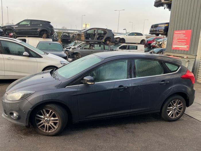 Ford Focus 3 1.0 Ti-VCT EcoBoost 12V 100 Vehículo de desguace (2012, Gris)