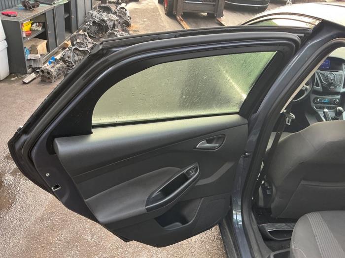 Ford Focus 3 1.0 Ti-VCT EcoBoost 12V 100 Vehículo de desguace (2012, Gris)