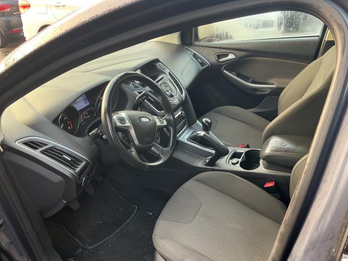 Ford Focus 3 1.0 Ti-VCT EcoBoost 12V 100 Vehículo de desguace (2012, Gris)