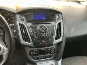Ford Focus 3 1.0 Ti-VCT EcoBoost 12V 100 Vehículo de desguace (2012, Gris)