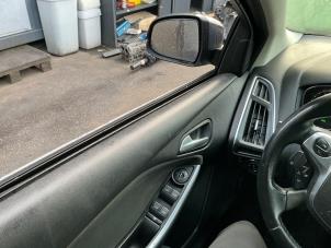 Ford Focus 3 1.0 Ti-VCT EcoBoost 12V 100 Vehículo de desguace (2012, Gris)