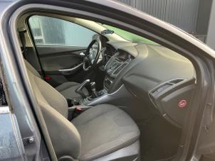 Ford Focus 3 1.0 Ti-VCT EcoBoost 12V 100 Vehículo de desguace (2012, Gris)