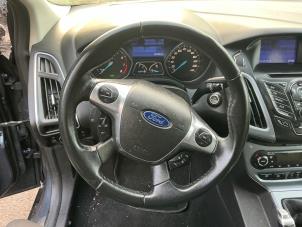Ford Focus 3 1.0 Ti-VCT EcoBoost 12V 100 Vehículo de desguace (2012, Gris)