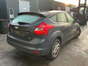 Ford Focus 3 1.0 Ti-VCT EcoBoost 12V 100 Vehículo de desguace (2012, Gris)