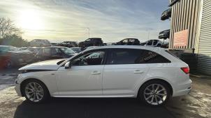 Audi A4 Avant 3.0 TDI V6 24V Quattro Schrottauto (2016, Weiß)
