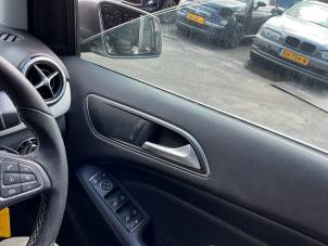 Mercedes B 1.6 B-200 BlueEFFICIENCY Turbo 16V Vehículo de desguace (2016, Metálico, Gris plateado, Gris ratón)