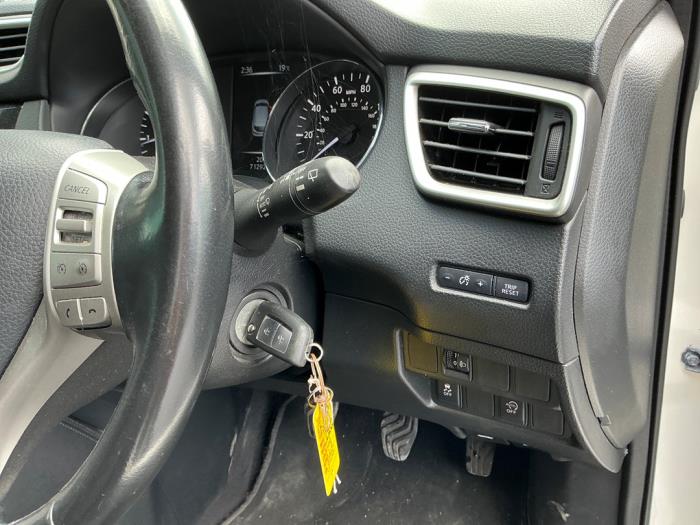 Nissan Qashqai 1.2 DIG-T 16V Vehículo de desguace (2016, Blanco)