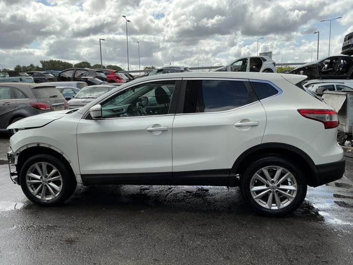 Nissan Qashqai 1.2 DIG-T 16V Vehículo de desguace (2016, Blanco)