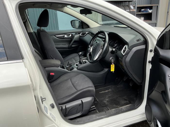 Nissan Qashqai 1.2 DIG-T 16V Vehículo de desguace (2016, Blanco)