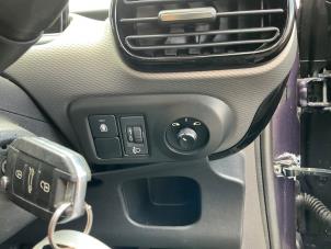Citroen C4 Cactus 1.2 PureTech 82 12V Vehículo de desguace (2015, Morado)