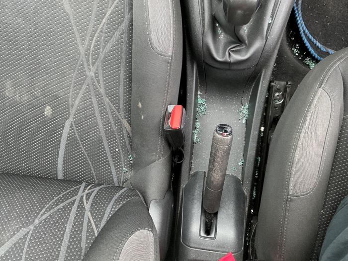 Peugeot 208 I 1.2 Vti 12V PureTech 82 Vehículo de desguace (2014, Gris plateado)