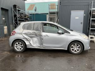 Peugeot 208 I 1.2 Vti 12V PureTech 82 Vehículo de desguace (2014, Gris plateado)