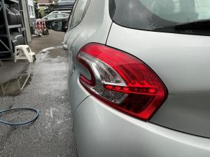 Peugeot 208 I 1.2 Vti 12V PureTech 82 Vehículo de desguace (2014, Gris plateado)