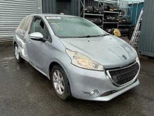 Peugeot 208 I 1.2 Vti 12V PureTech 82 Vehículo de desguace (2014, Gris plateado)