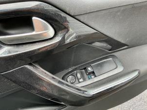 Peugeot 208 I 1.2 Vti 12V PureTech 82 Vehículo de desguace (2014, Gris plateado)