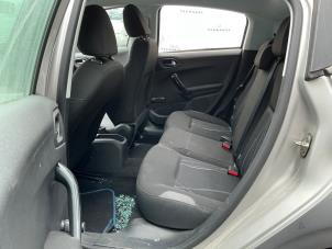 Peugeot 208 I 1.2 Vti 12V PureTech 82 Vehículo de desguace (2014, Gris plateado)