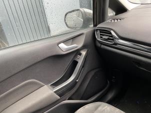 Ford Fiesta 7 1.1 Ti-VCT 12V 75 Vehículo de desguace (2020, Oscuro, Negro)