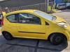 Peugeot 107 1.0 12V Samochód złomowany (2006, Zólty, Aluminium)