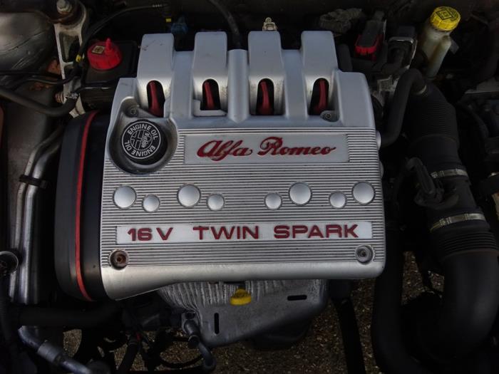 Alfa Romeo 147 1.6 Twin Spark 16V Salvage vehicle (2007, Gray)