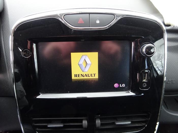 Renault Clio IV 1.2 TCE 16V GT EDC Samochód złomowany (2015, Bialy)