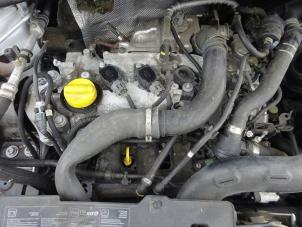 Renault Clio IV 1.2 TCE 16V GT EDC Samochód złomowany (2015, Bialy)