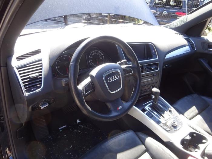 Audi Q5 2.0 TDI 16V Quattro Salvage vehicle (2011, Black)