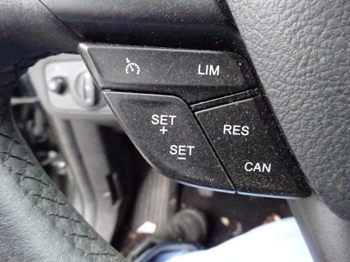 Ford Kuga II 1.5 EcoBoost 16V 120 Épave (2018, Gris)
