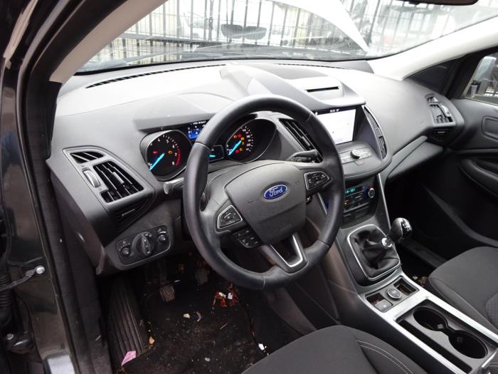 Ford Kuga II 1.5 EcoBoost 16V 120 Épave (2018, Gris)