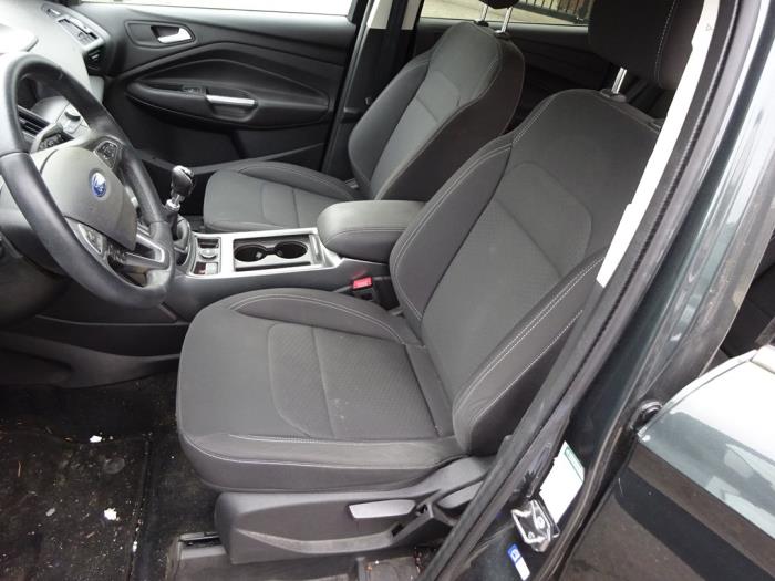 Ford Kuga II 1.5 EcoBoost 16V 120 Épave (2018, Gris)