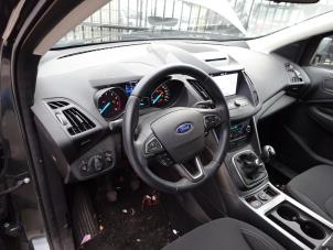 Ford Kuga II 1.5 EcoBoost 16V 120 Épave (2018, Gris)