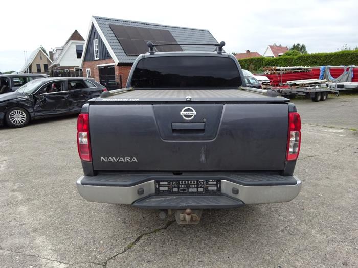 Nissan Navara 3.0 dCi V6 24V DPF 4x4 Épave (2010, Gris)
