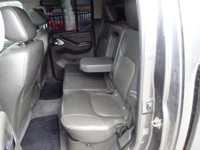 Nissan Navara 3.0 dCi V6 24V DPF 4x4 Épave (2010, Gris)