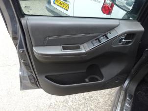 Nissan Navara 3.0 dCi V6 24V DPF 4x4 Épave (2010, Gris)
