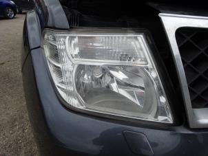 Nissan Navara 3.0 dCi V6 24V DPF 4x4 Épave (2010, Gris)