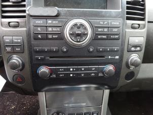 Nissan Navara 3.0 dCi V6 24V DPF 4x4 Épave (2010, Gris)