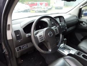 Nissan Navara 3.0 dCi V6 24V DPF 4x4 Épave (2010, Gris)