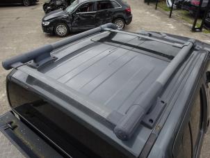 Nissan Navara 3.0 dCi V6 24V DPF 4x4 Épave (2010, Gris)